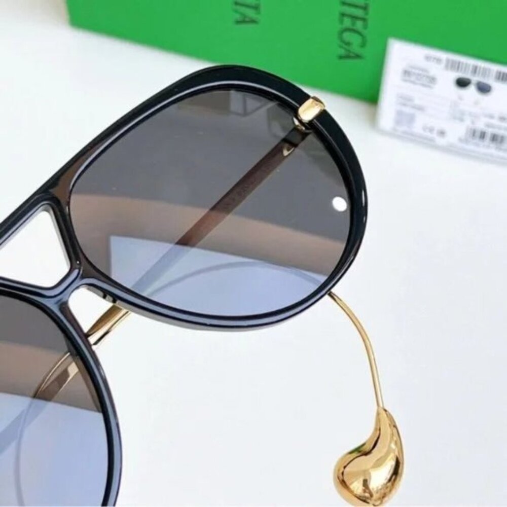 Elegant Bottega Veneta Sunglasses - Picture 9 of 9